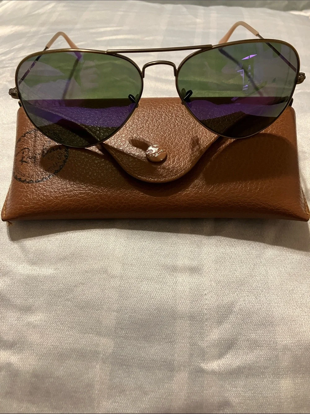 Very Nice Sunglasses! Ray-Ban Aviator Sunglasses wi/Purple Mirrored Lenses